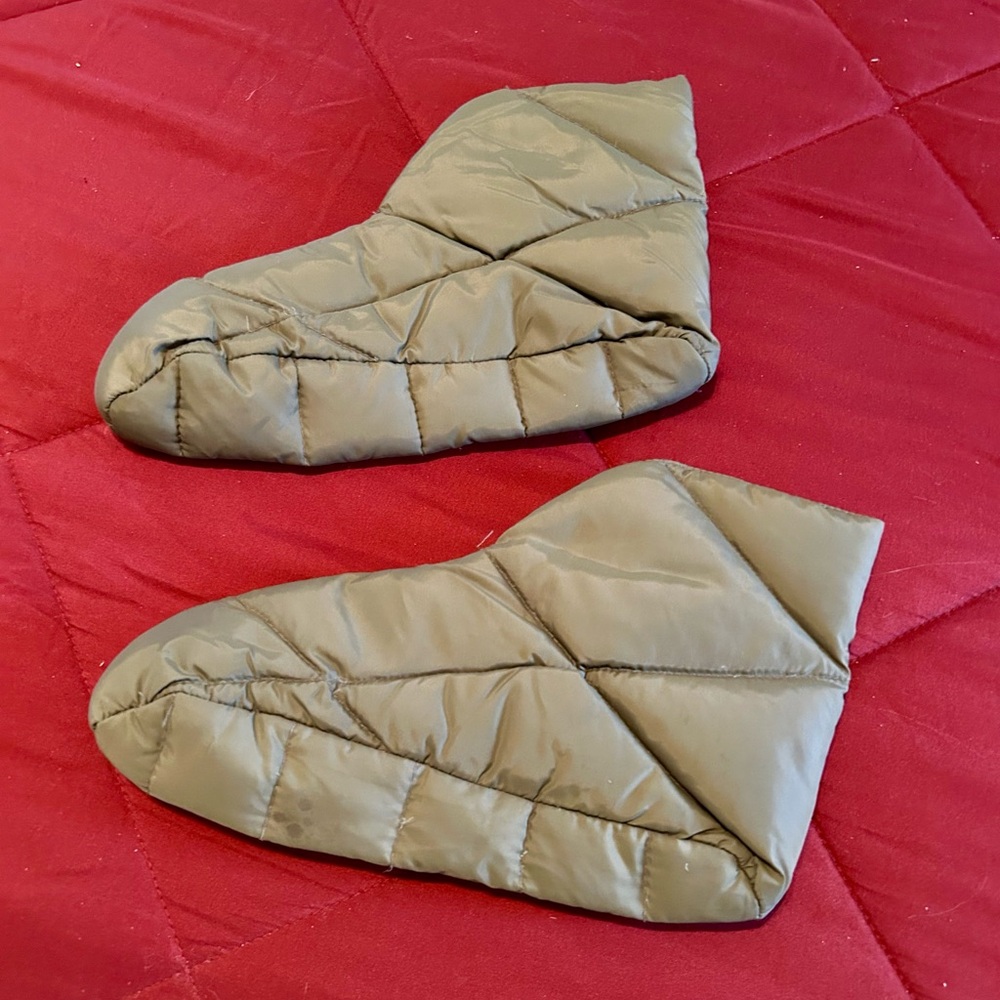 Eddie Bauer Quilted Olive Green Booties